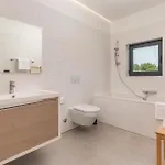 Anni * פורץ