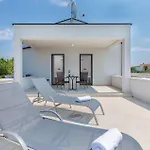 Anni Будинок відпочинку Пореч