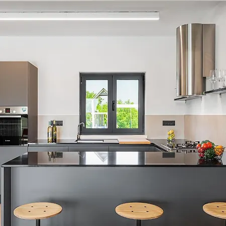 Holiday home Anni Porec