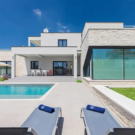 Holiday home Anni Porec