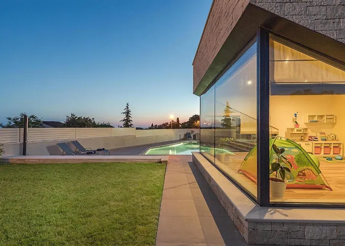 Anni Nyaraló Poreč