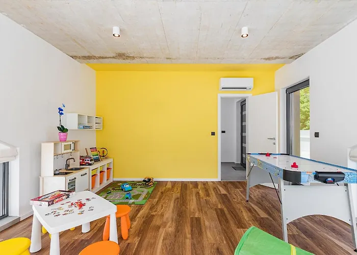 Anni Nyaraló Poreč